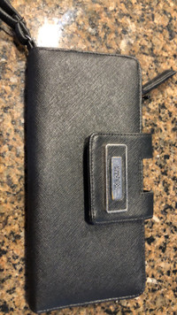 Kenneth Cole Reaction Clutch Black and new with tags