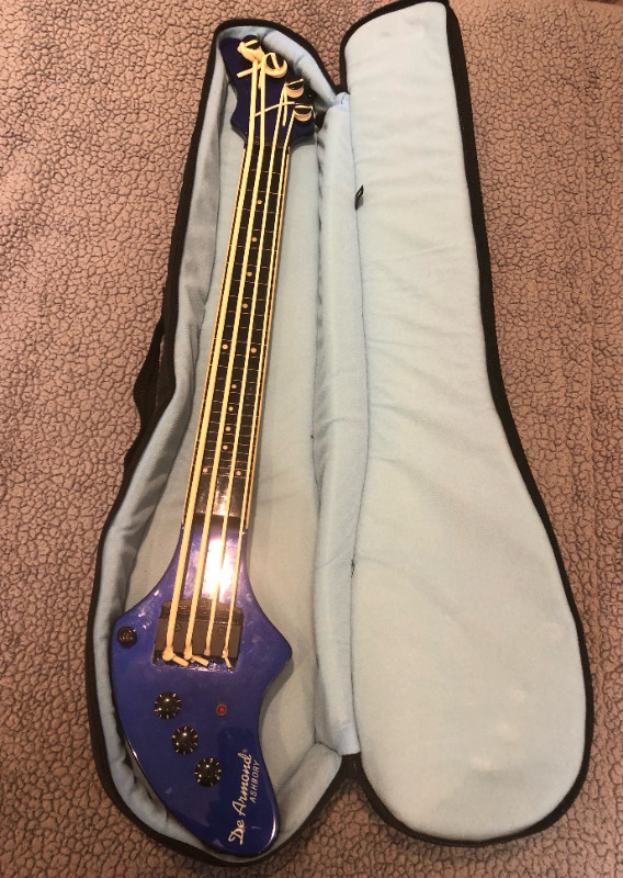 DeArmond Ashbory Bass in Guitars in Oshawa / Durham Region - Image 4