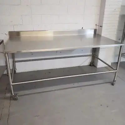 Table en acier inoxydable sur roues 36'' x 60'', View more