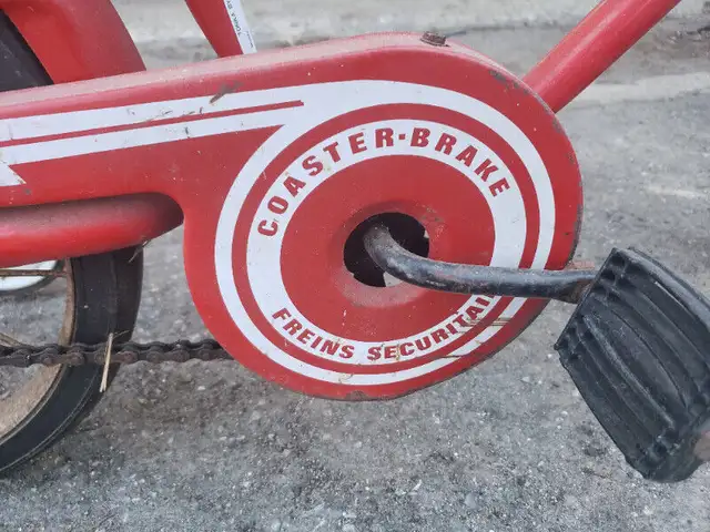 Red Vintage Tonka  Hedstrom Child Bicycle  training wheel in Kids in Ottawa - Image 6