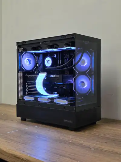 RTX 5070 Gaming PC┃7800X3D┃1TB NVMe┃32GB, View more