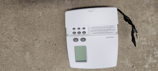 Thermostat programmable Honeywell  dans Chauffage et climatisation  à Longueuil/Rive Sud
