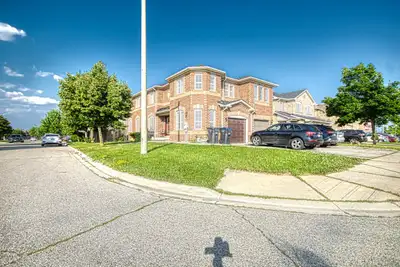 Available for rent: 61 Studebaker Trail UPPER, Brampton. $3000/ month. * ️ 4 Spacious Bedrooms (Incl...