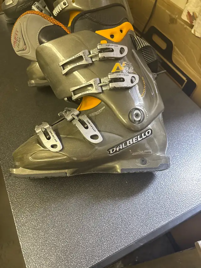 dalbello men’s ski boots in Ski in Calgary - Image 2