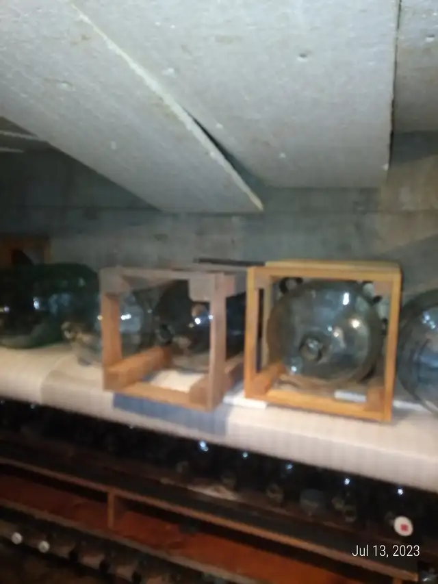 Large wine making collection in Hobbies & Crafts in St. Catharines - Image 5