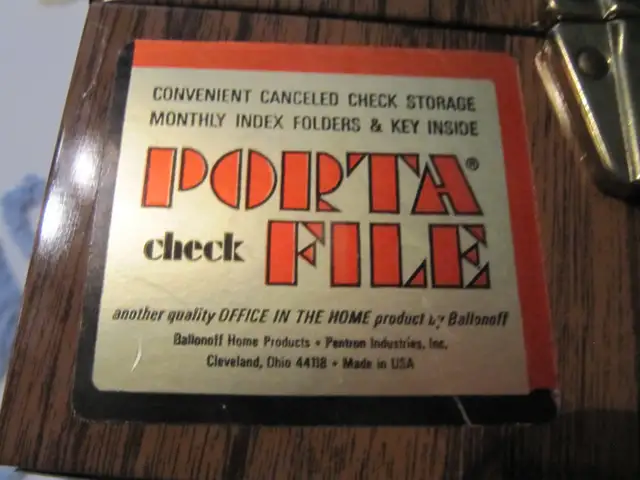 Ballonoff Home Products Porta Check File Metal Storage Cir 1960s in Arts & Collectibles in Mississauga / Peel Region - Image 7