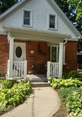Uptown Waterloo Gem.... location, location, location! in Long Term Rentals in Kitchener / Waterloo - Image 2