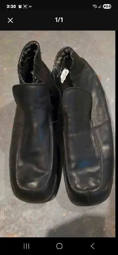 These Blundstone boots are a size 12 and are in used condition, perfect for anyone looking for a rug...