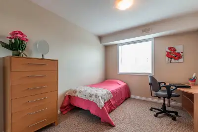 ONE ROOM FOR SEPT. - WALK TO U WATERLOO