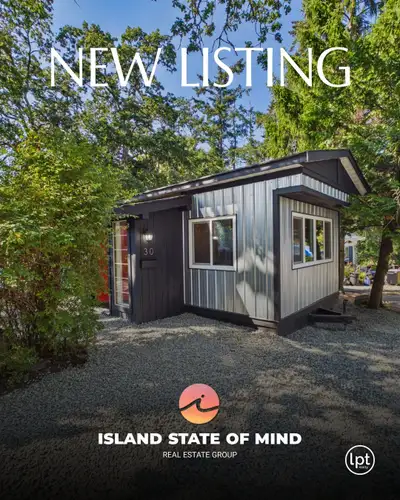 WE ARE LIVE! 30-1201 Craigflower Rd $225,000 2 1 925 Sqft Manufactured Home This bright, beautifully...