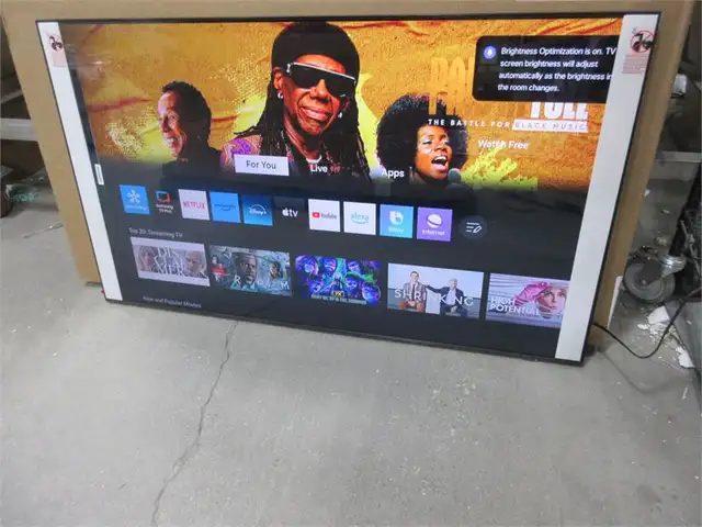 SAMSUNG 55" 4K QLED SMART TV 2024 in TVs in City of Toronto - Image 3