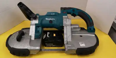 18 volts - inclus 1 batterie 18 volt 4.0ah lithium-ion. Marque : Makita Modele : DPB180 Prix : $ 300...