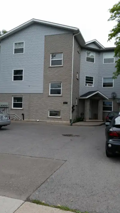 Basement One Bedroom Apartment For Rent in 4 Plex Niagara Falls