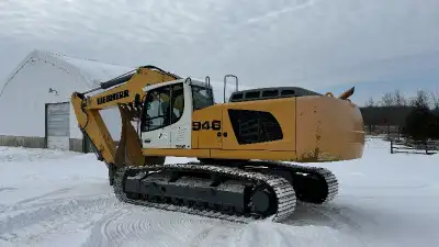This is a great condition 2015 Liebherr R946 LC Litronic crawler excavator for sale. This clean unit...