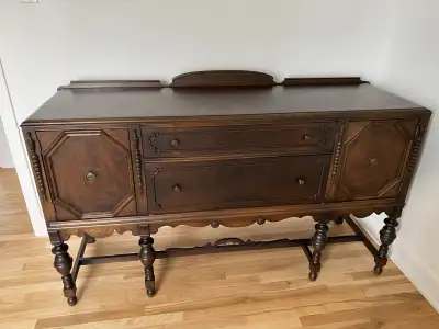 Buffet en bois, View more