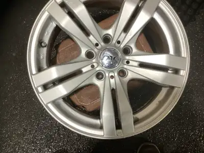 - 4 jantes "MAGS" pouvant être montées sur plusieurs types d'auto et d'années.(Inclu: valve, 20 noix...