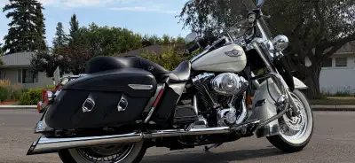 Very/super clean 3rd owner (factory cruise) Always inside. Selling due to not riding enough. “Will n...