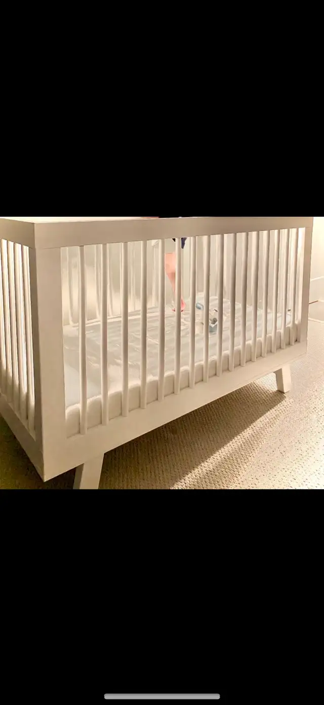 Babyletto Hudson crib in White in Cribs in Ottawa - Image 2