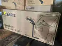 Brand new in box Saris hitch rack 3 bike carrier Msrp 380$