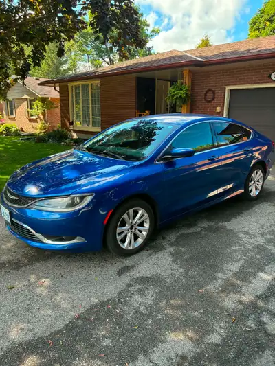 2015 Chrysler 200 V6 Limited - 3.6L -Low mileage - Fresh safety - Rear camera - Bluetooth - Rear hea...