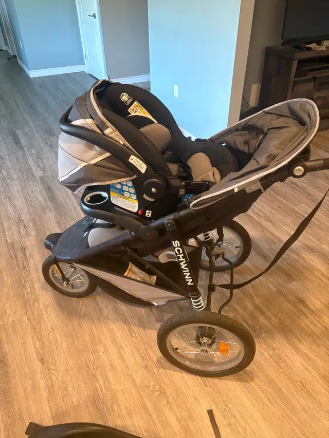 stroller, car seat and base in Strollers, Carriers & Car Seats in North Bay - Image 2