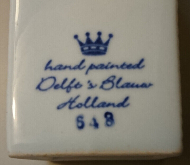 Vintage Delft Blauw Canal House Hand Painted Shaker in Arts & Collectibles in Oshawa / Durham Region - Image 2