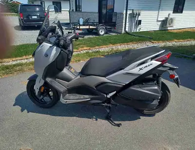 Street legal gas scooter Almost new at only 3200km Perfect condition Engine 300cc Smart phone Connec...