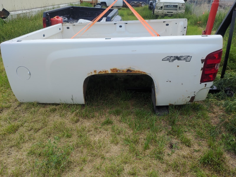 2009 Chevy Silverado 8 ft box taillights tailgate rear bumper Auto