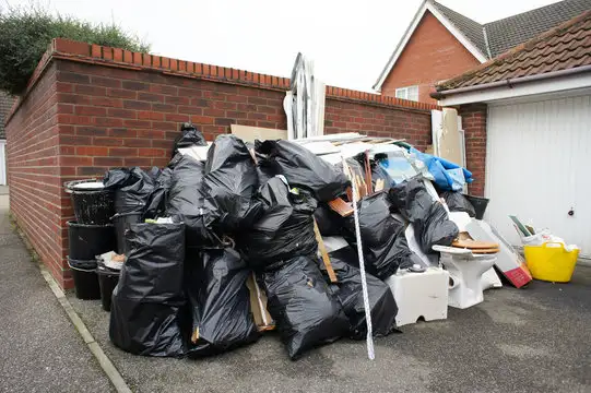 Ramassage De Debris / Junk Removal62865709324035121