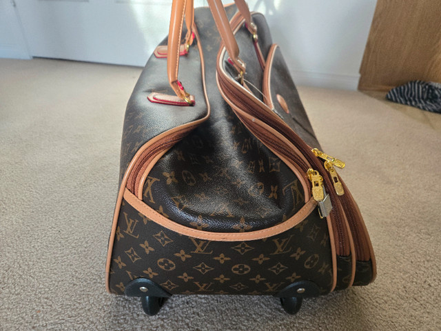 Designer Travel Bag - Roller in Other in Oakville / Halton Region - Image 4