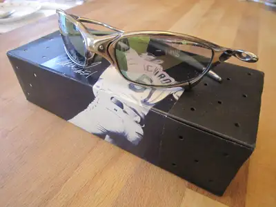 Brand new in box vintage Oakley Ichiro Juliets (manufactured circa 2000). These sunglasses were a li...