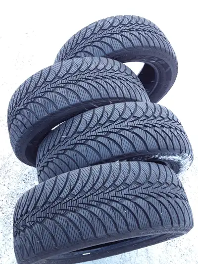 235 55 R 17 Goodyear UltraGrip Ice M+S 99T Winter tires in Excellent Condition. Only used one short...