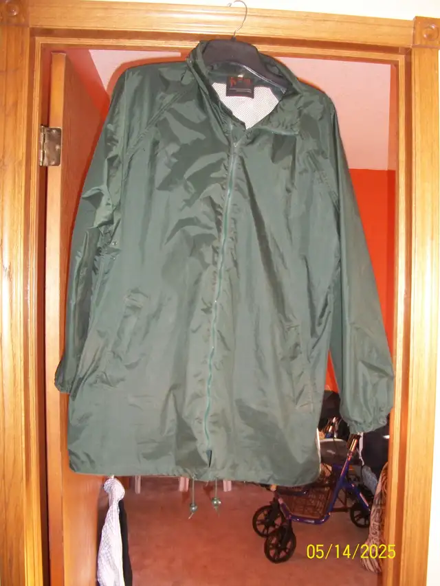 XXL MENS  RAIN JACKET in Men's in Red Deer - Image 3