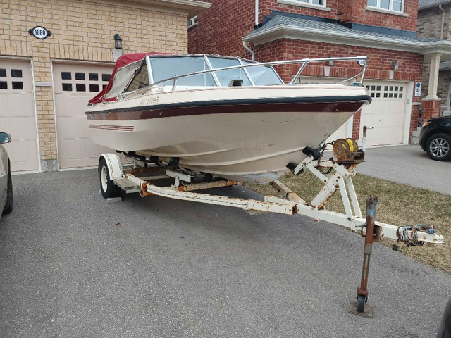 Doral 18ft boat in Powerboats & Motorboats in Oshawa / Durham Region