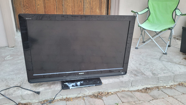 39" Sony Bravia TV for sale in TVs in City of Toronto