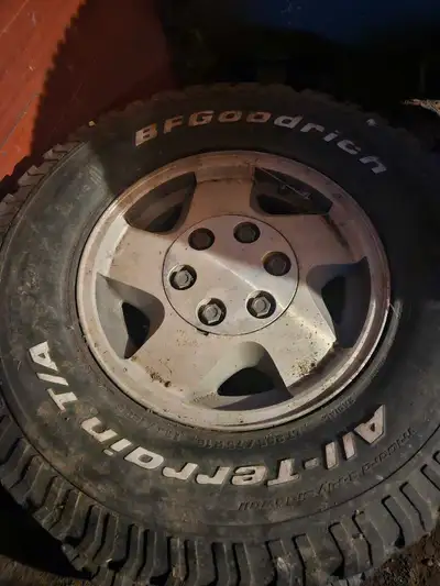 Good set of 17inch chev rims. 400 obo Call Colin 403 597-5967