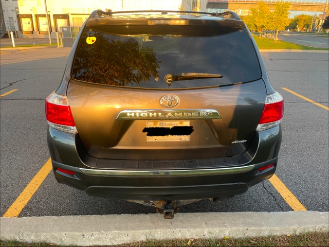 Toyota Highlander V6 AWD 2011 — photo 4