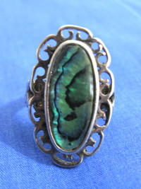 ....VINTAGE MEXICAN .925 STERLING / MULTI COLOR ABALONE RING..