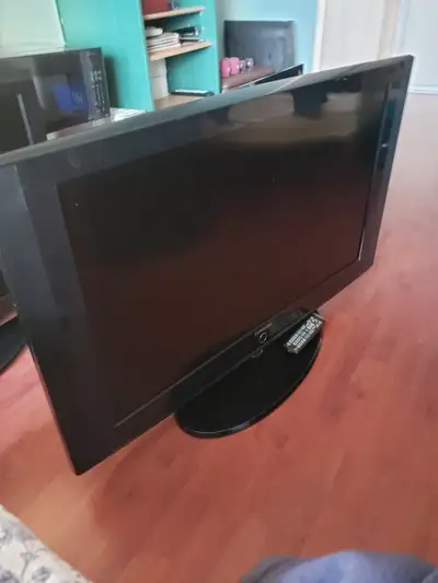 40''SAMSUNG TV WITH REMOTE IN EXC.COND, View more