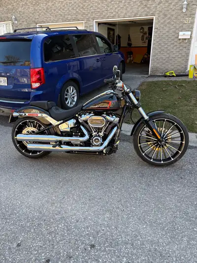 2023 Harley-Davidson Breakout 117 – Only 4,110 KM – Excellent Condition – $24,000 Selling my 2023 Ha...
