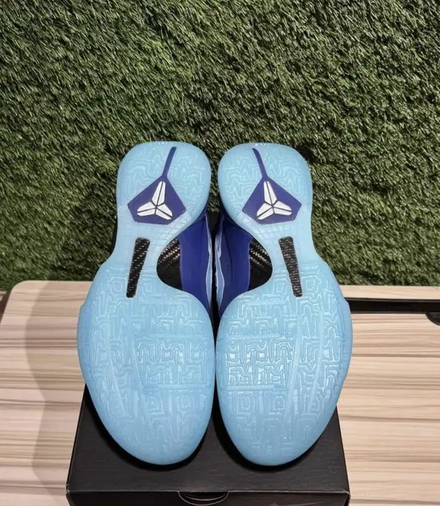 Nike Kobe 5 Protro X-Ray in Men's Shoes in Mississauga / Peel Region - Image 5