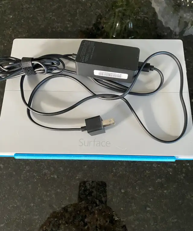LIKE NEW Microsoft Surface 3 Laptop 12” Touch Screen in Laptop Accessories in Hamilton - Image 6