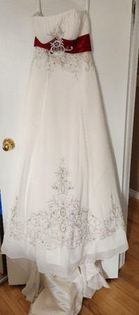 $450 OBO Beautiful Wedding Dress w/ red accent & beading details