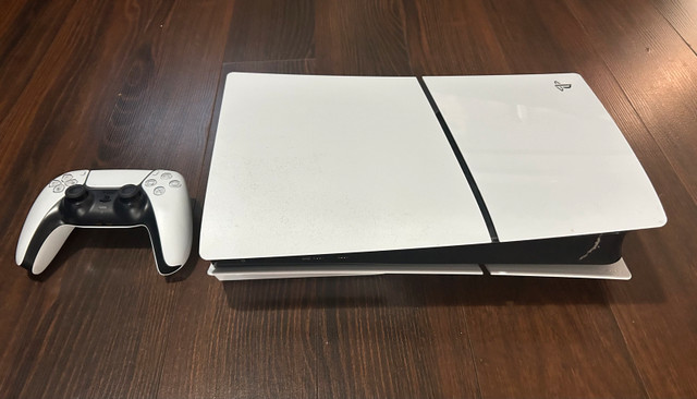 PlayStation 5 Console Disc Edition in Sony Playstation 5 in Oshawa / Durham Region - Image 2