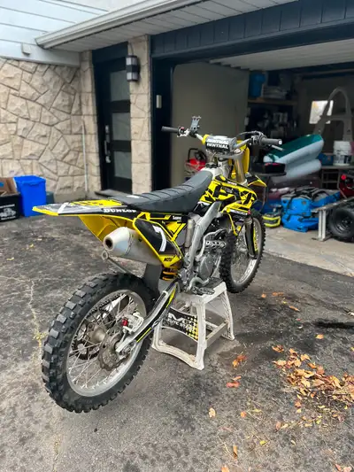 Comes with ownership, runs amazing, doesn’t bog, an absolutely beautiful bike, oil was changed every...