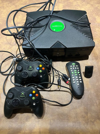  Original Xbox  - not working. Includes everything in the photos