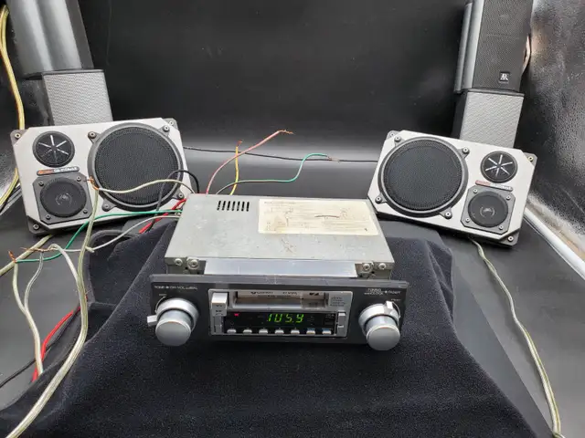 CLARION 5700R AM/FM STEREO CASSETTE RECIEVER GS-515 MARK II in General Electronics in Markham / York Region - Image 2