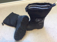 Mens winter boots - size 7