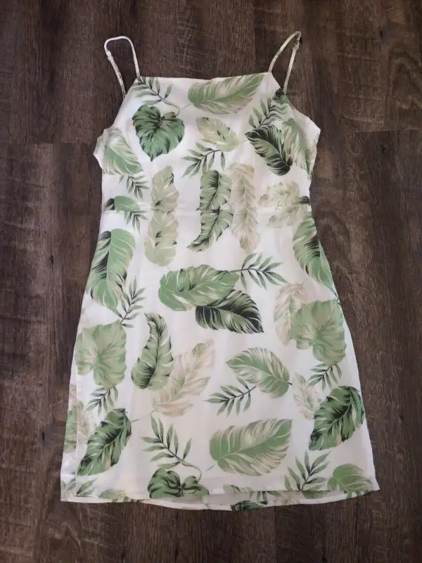 Sun Dress Dynamite Size Medium in Women's - Dresses & Skirts in Lethbridge - Image 2