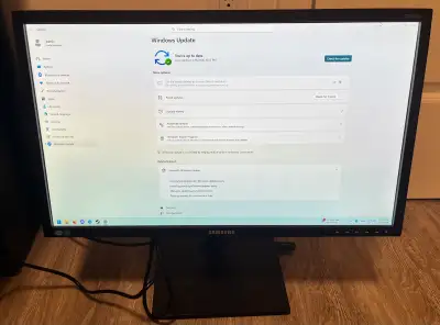 Samsung 24” Monitor – DisplayPort – 2 Available, View more